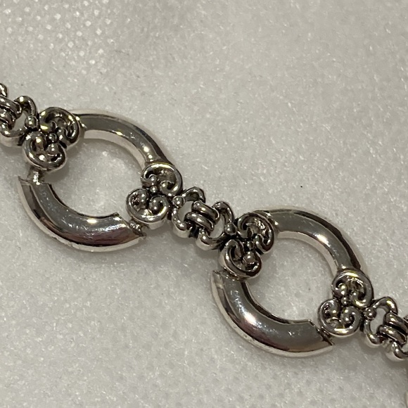 Round Open Link Silvertone Filigree Spacer Magnetic Fold Over Clasp Bracelet - Picture 3 of 15